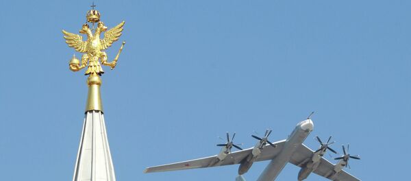 Tupolev 95 strategic bombers fly over Red Square during the Military Parade dedicated to the 65th anniversary of the Victory in the Great Patriotic War - Sputnik International