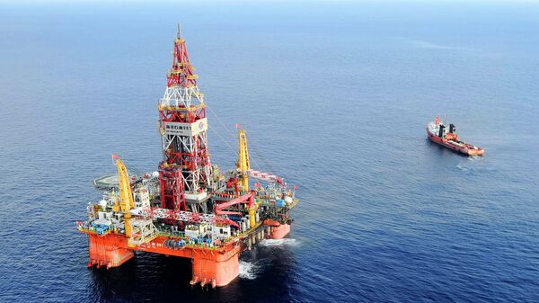 Haiyang Shiyou oil rig 981, the first deep-water drilling rig developed in China, is pictured at 320 kilometers (200 miles) southeast of Hong Kong in the South China Sea - Sputnik International