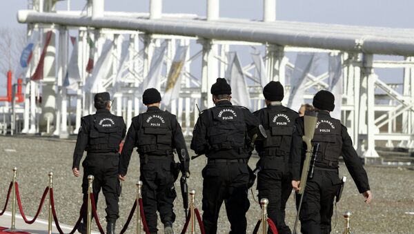 Turkish security special forces patrol at the pumping station in the village of Durusu, near the northern Turkish city of Samsun, Thursday, Nov. 17, 2005, hours before the inauguration ceremony of the Blue Stream pipeline. (File) - Sputnik International