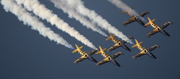 Aero L-39 Albatros jet trainers of the Rus aerobatic display team perform during the International Aerospace Salon (MAKS 2015) in Zhukovsky near Moscow - Sputnik International