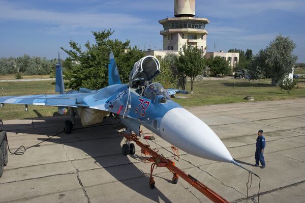 Like Riding a Bike: Russian Carrier Aviation Training Flights in Crimea - Sputnik International
