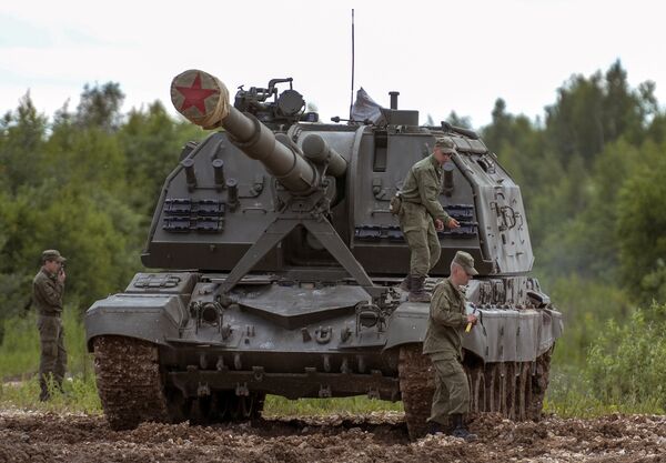 A MSTA-S self-propelled howitzer displayed at the Army 2015 International Military-Technical Forum in Kubinka - Sputnik International