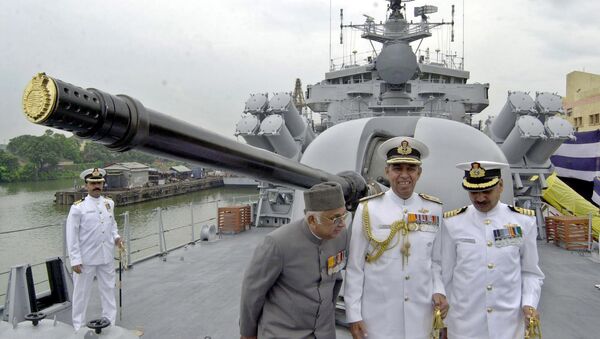 India Navy officers stand on the deck of INS Betwa in Calcutta, India, in July 2004. - Sputnik International