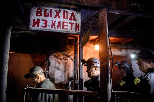 Knights of the Underground: Donbass Celebrates Coal Miners Day - Sputnik International