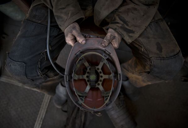 Knights of the Underground: Donbass Celebrates Coal Miners Day - Sputnik International