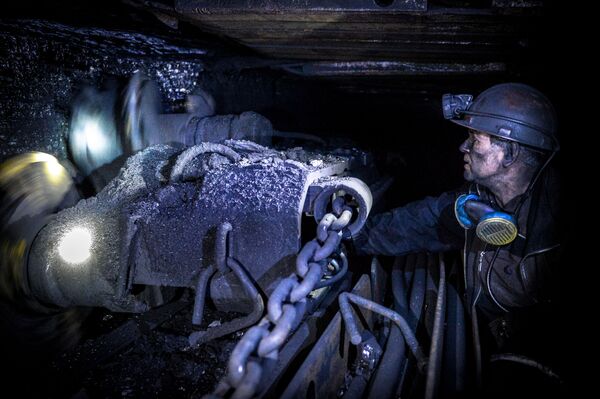 Knights of the Underground: Donbass Celebrates Coal Miners Day - Sputnik International
