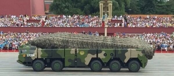 China for the First Time Publicly Displays 'Guam Killer' Missile - Sputnik International