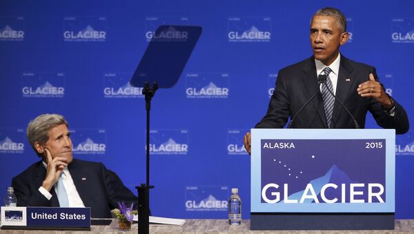 U.S. President Barack Obama is flanked by Secretary of State John Kerry as he delivers remarks to the GLACIER Conference at the Dena'ina Civic and Convention Center in Anchorage, Alaska August 31, 2015 - Sputnik International