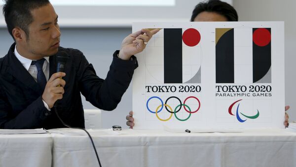 Kenjiro Sano, designer of Tokyo 2020 Olympic and Paralympic Games logos, explains about the designs during a news conference in Tokyo, Japan, August 5, 2015 - Sputnik International
