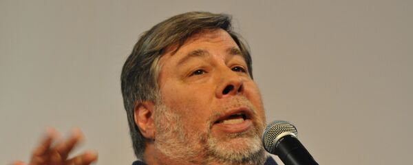 Apple Co-Founder Steve Wozniak Feels the Bern, Endorses Sanders Apple Co-Founder Steve Wozniak Feels the Bern, Endorses Sanders - Sputnik International