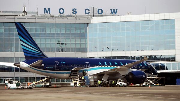 A Boeing 787 Dreamliner of Azerbaijan Airlines is in Domodedovo airport. - Sputnik International