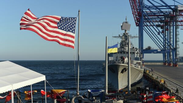Ukraine (Sept. 1, 2015) USS Donald Cook (DDG 75) and Ukrainian navy ship UKRS Hetman Sahaydachniy (U130) moored in Odesa, Ukraine for Sea Breeze 2015 - Sputnik International
