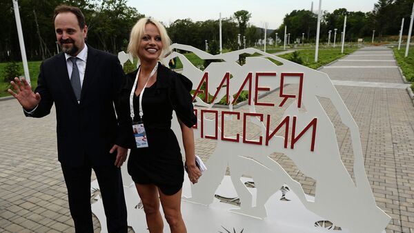 Sergei Donskoi and Pamela Anderson - Sputnik International