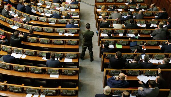 Ukrainian lawmakers attend a session of the parliament in Kiev, Ukraine, Tuesday, Jan. 27, 2015 - Sputnik International