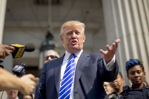 US Republican presidential candidate Donald Trump exits the Manhattan Supreme Courthouse following service of jury duty in New York August 17, 2015 US Republican presidential candidate Donald Trump exits the Manhattan Supreme Courthouse following service of jury duty in New York August 17, 2015 - Sputnik International