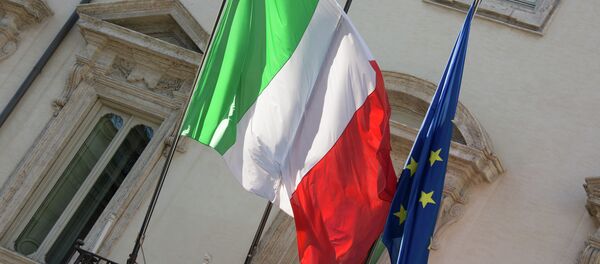 Italian and EU flags Italian and EU flags - Sputnik International