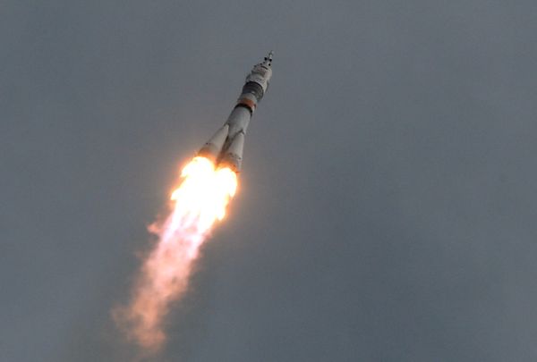 Soyuz TMA-18M launches from Baikonur Cosmodrome to take the long-duration expedition 45/46 to the International Space Station.  - Sputnik International