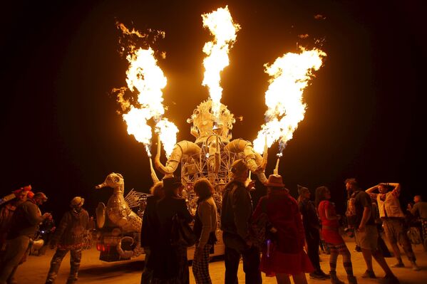 Light My Fire: Burning Man Festival 2015 Lights Up Nevada Desert - Sputnik International