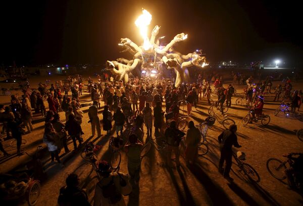 Light My Fire: Burning Man Festival 2015 Lights Up Nevada Desert - Sputnik International