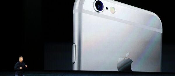 Phil Schiller, of Apple, talks about the the new iPhone 6s and iPhone 6s Plus during the Apple event in San Francisco. - Sputnik International