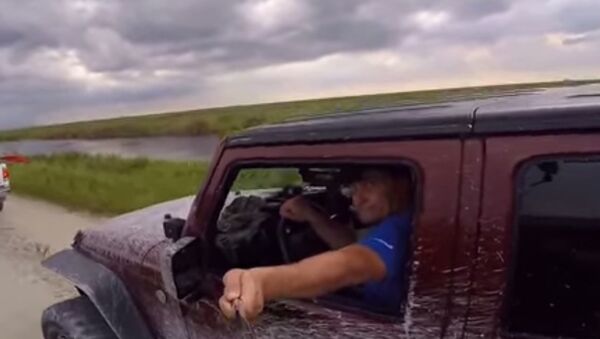 Jeep Crash Caught by Selfie - Sputnik International