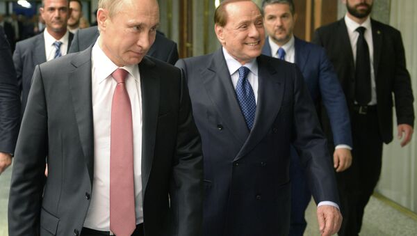 Russian President Vladimir Putin, left, and former Italian prime minister Silvio Berlusconi at their meeting in Rome, June 10, 2015 - Sputnik International