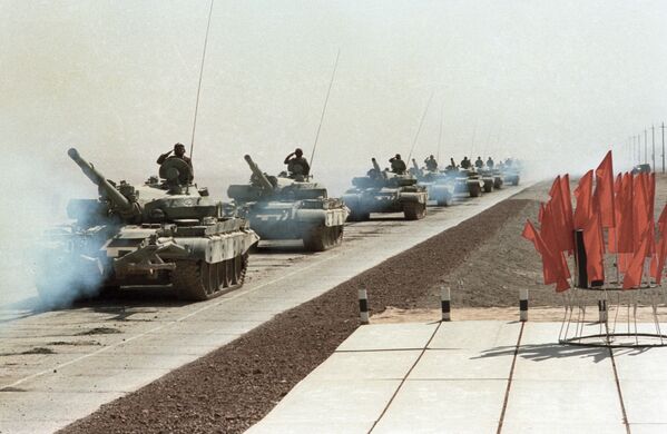 Iron Fist of the Motherland: Russian Tankman's Day - Sputnik International