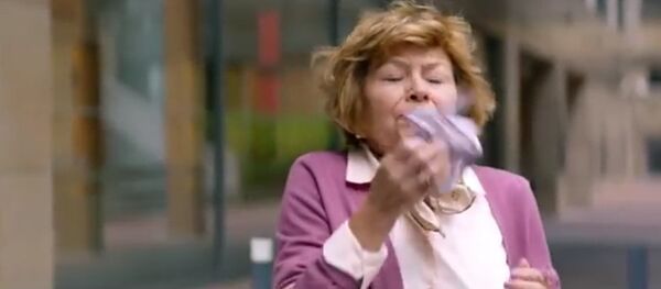 OUIBUS - Les Interdits Ridicules : L'éternuement - 30' OUIBUS - Les Interdits Ridicules : L'éternuement - 30' - Sputnik International