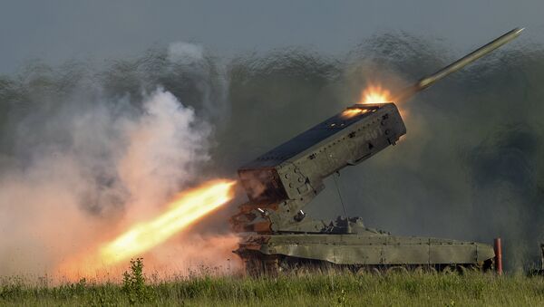 The TOS-1A heavy flamethrower system, firing a demonstration salvo at the ARMY-2015 Expo outside Moscow. - Sputnik International