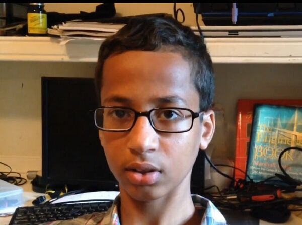 For Better or Worse: Top 10 Outrageous Stories of 2015 - Sputnik International