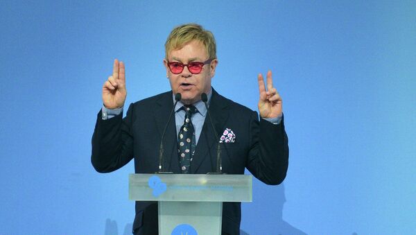 Sir Elton John delivers a speech about tolerance and equal rights for all - Sputnik International