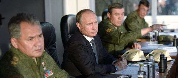 Russian President Vladimir Putinduring a meeting of the Military-Industrial Commission. - Sputnik International