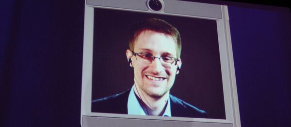 Former NSA contractor Edward Snowden appears by remote-controlled robot at a TED conference in Vancouver on March 18, 2014. Former NSA contractor Edward Snowden appears by remote-controlled robot at a TED conference in Vancouver on March 18, 2014. - Sputnik International