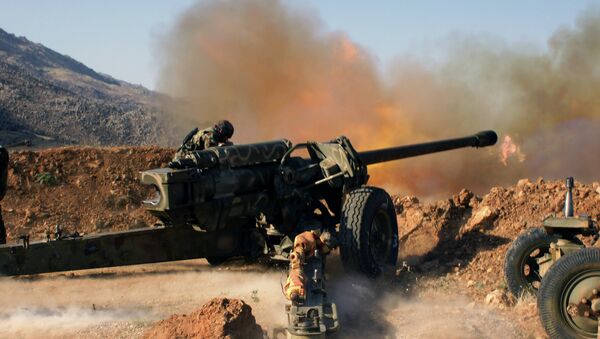 Syrian troops shoot at the Islamist forces' positions near Al-Zabadani in Syria - Sputnik International