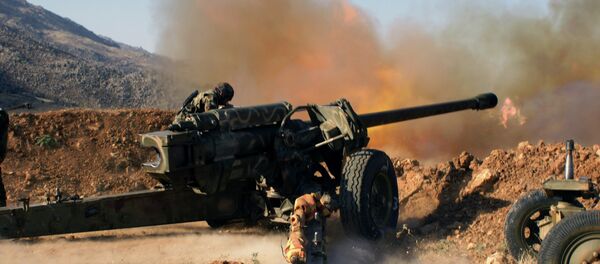 Syrian troops shoot at the Islamist forces' positions near Al-Zabadani in Syria - Sputnik International