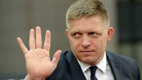 Slovakia's Prime minister Robert Fico arrives for an emergency Eurogroup finance ministers' meeting on Greece at the European Council in Brussels, on June 22, 2015 - Sputnik International