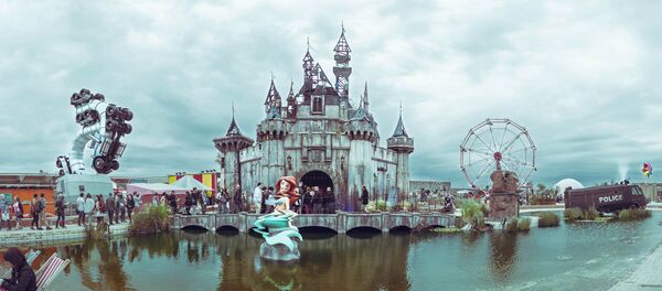 Banksy's Dismaland: Life Isn't Always a Fairy Tale Banksy's Dismaland: Life Isn't Always a Fairy Tale - Sputnik International