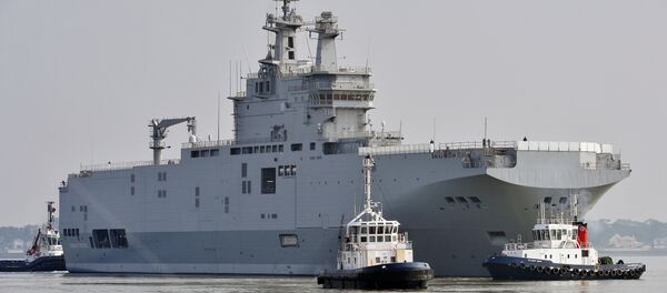 French President Francois Hollande has provoked a sarcastic response among the country's political figures after deciding to re-consider partnering with Russia; in particular, they pointed to the ill-fated Mistral helicopter carrier deal - Sputnik International