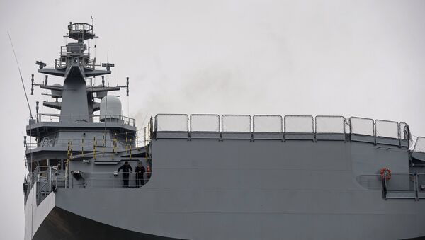 The Vladivostok amphibious assault ship of the Mistral class at the STX Europe shipyard in Saint-Nazaire - Sputnik International