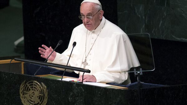 Pope Francis addresses attendees in the opening ceremony to commence a plenary meeting of the United Nations Sustainable Development Summit 2015 at the United Nations headquarters in Manhattan, New York September 25, 2015. - Sputnik International