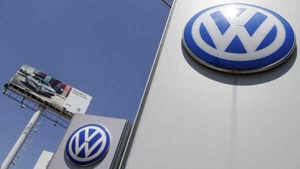 The logo of German carmaker Volkswagen is seen at the Volkswagen (VW) automobile manufacturing plant in Puebla near Mexico City September 23, 2015 - Sputnik International