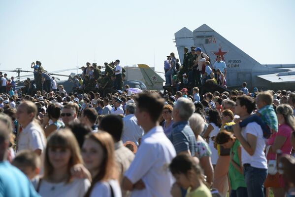 Air show celebrating 95 years of the Russian military's flight test center - Sputnik International