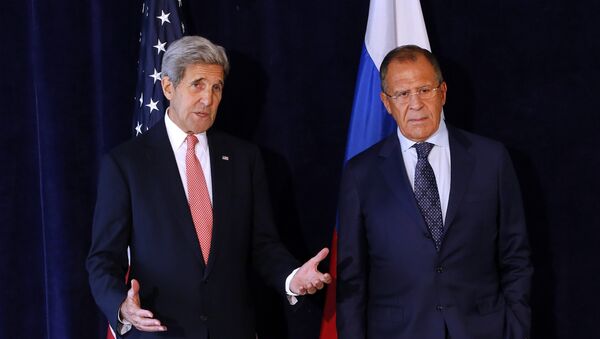 US Secretary of State John Kerry, left, meets with Russian Foreign Minister Sergey Lavrov, Sunday, Sept. 27, 2015, in New York - Sputnik International