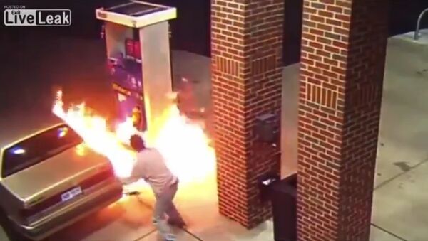 Crazy Man Set Fire To Gas Station To Kill Spider - Sputnik International