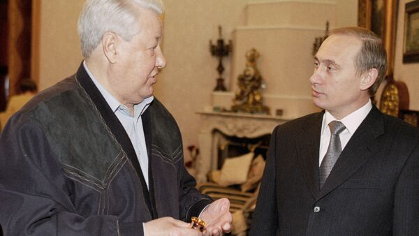 Putin congratulates Yeltsin on his birthday - Sputnik International