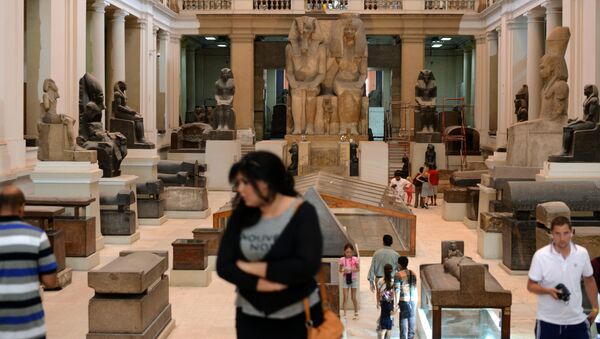 Tourists visit the Egyptian Museum in the capital, Cairo, on June 3, 2015 - Sputnik International