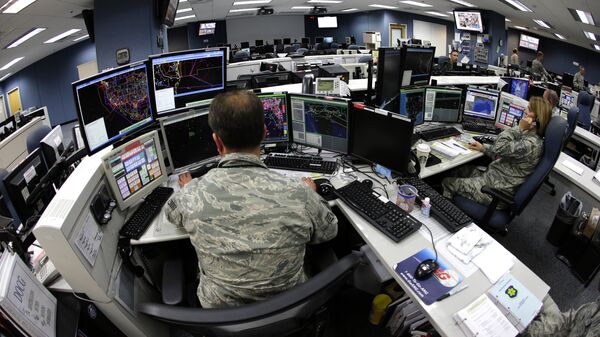 Air National Guard soldiers monitor computer screens - Sputnik International