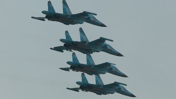 Jet formation flyby was carried out by four Su-34 Fullbacks - Sputnik International