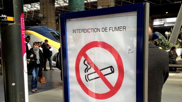 Smoking Ban, Gare du Nord Station, Paris. - Sputnik International