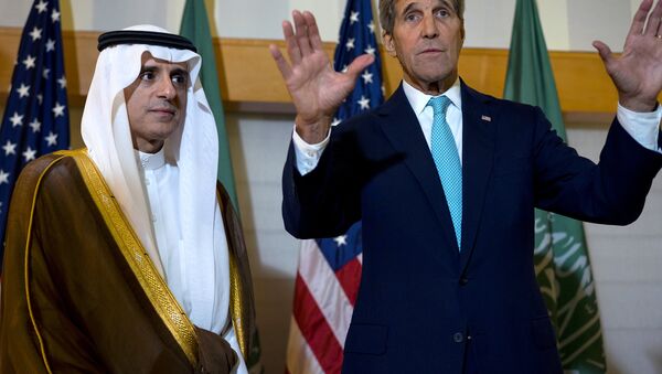 Secretary of State John Kerry, right, meets with Saudi Arabia's Foreign Minister Adel Al-Jubeir in New York, Saturday, Sept. 26, 2015. - Sputnik International